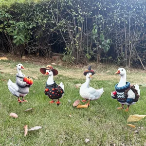 Outdoor garden duck stakes set, cute animal lawn art yard decorations for yard and patio.