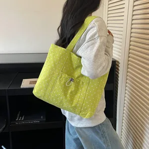 Sac cabas en toile à pois verts pour femme, grand sac à épaule décontracté avec poche avant.