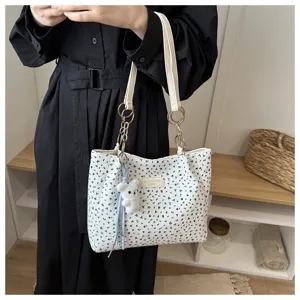 Blumenmuster Damen Schultertasche, große Kapazität Tragetasche mit Bär Anhänger für Alltag.