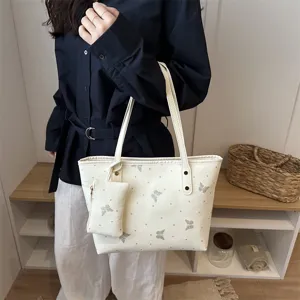 Elegante borsa shopper bianca da donna con stampa a farfalla, borsa a spalla chic.