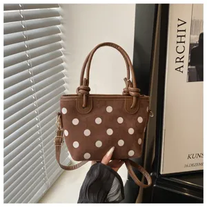 Sac seau à pois marron pour femme, élégant sac bandoulière en suédine pour les déplacements.