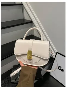 Borsa a tracolla bianca in pelle PU con chiusura in metallo, borsa da donna elegante quotidiana.