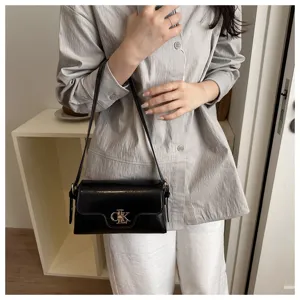 Sac à bandoulière noir classique, petit sac carré vintage avec serrure en métal pour femmes style.