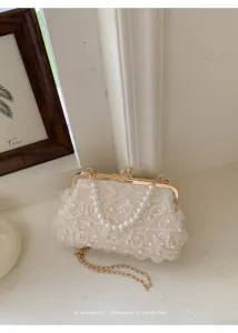 Élégante pochette de soirée fleurs blanches perles avec chaîne dorée pour femmes chic