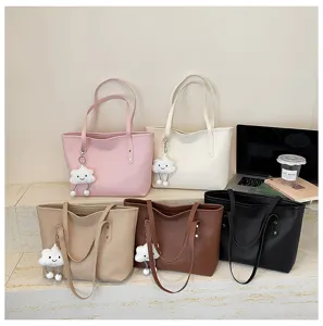 Bolso tote estilo retro de nicho para mujer, elegante bolso de hombro de cuero con colgante de nube.