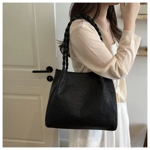 Black woven tote bag for women, large capacity casual shoulder bag and stylish handbag.