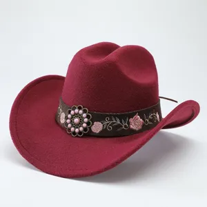 Klassischer bordeauxroter Filz-Western-Cowboyhut mit vintage Blumenstickerei und Schnalle.