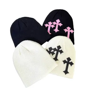 Bonnet Tricoté Unisexe Croix Patch Style Hip Hop Hiver Streetwear Noir Blanc