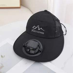 Casquette de sport extérieure avec ventilateur solaire et visière de refroidissement.