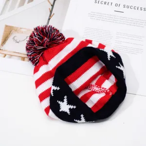 Dames winter gebreide muts met pompon, rood witte strepen en sterren patroon warme muts.