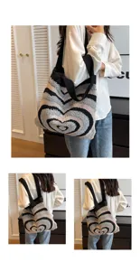 Borsa a tracolla in maglia con motivo a cuore, capiente shopper casual per la vita quotidiana.