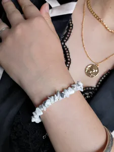 Bracciale in pietra bianca naturale schegge cristallo gioielli di guarigione dettaglio