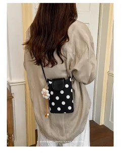 Schwarze und weiße Punkte Mini Umhängetasche Handytasche für Damen süßer Stil Alltag.
