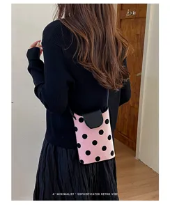 Schicke Pünktchen Handytasche für Damen, eine trendige Umhängetasche für den täglichen Alltag.