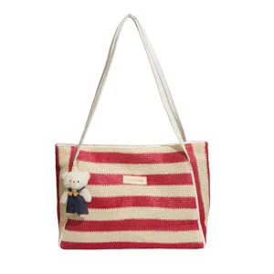 Sac cabas de paille rayé d'été pour femmes, grand sac d'épaule de plage avec pendentif d'ours.