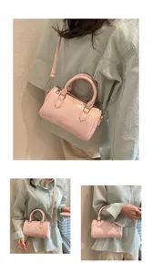 Borsa Boston in pelle verniciata rosa, elegante borsa a tracolla da donna per il lavoro.