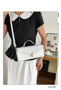 Schicke koreanische geflochtene Umhängetasche für Damen, elegante Alltagstasche mit griff.