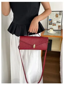 Damen rote gewebte Umhängetasche stilvolle Pendler Crossover Tasche kleine Handtasche