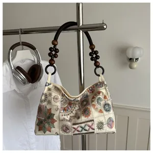 Borsa a tracolla ricamata con perline di legno elegante borsa da donna sotto le braccia chic