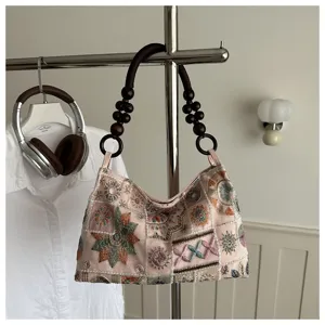 Borsa a spalla ricamata chic con manico di perle di legno, borsa alla moda da donna.