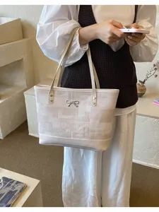Γυναικεία τσάντα shopper από καμβά μεγάλης χωρητικότητας με retro λεπτομέρεια φιόγκο.