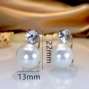 Eleganti orecchini a clip con perle e zirconi, classico stile Diana gioielli lusso donna.