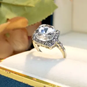 Luxe Legering Vierkante Zirconia Ring Voor Vrouwen Elegant Minimalistisch Geometrisch Ingelegde Strass Ring Mode Party Sieraden