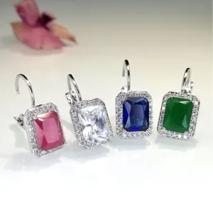 Eleganti orecchini pendenti rettangolari con zirconi colorati per donne alla moda e chic.