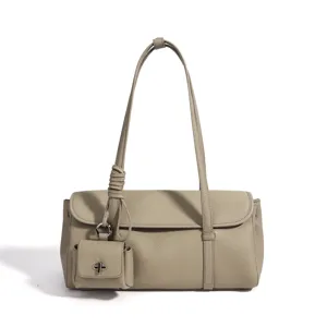 Taupefarbene Echtleder Baguette Schultertasche mit schicker Minitasche für den Alltag.