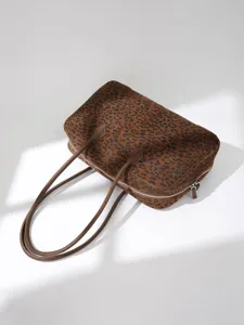 Modische Leopardenmuster Wildleder Umhängetasche, große matte Ledertasche Hauptansicht