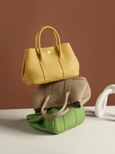 Bolso de mano de cuero genuino para mujer, elegante bolso de hombro, bolso informal chic.