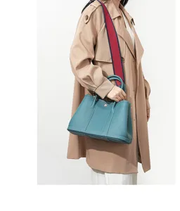 Leather garden tote bag for women, large capacity stylish commuter shoulder handbag.