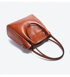 Bolso de hombro para mujer en cuero genuino, elegante bolso marrón con gran capacidad.