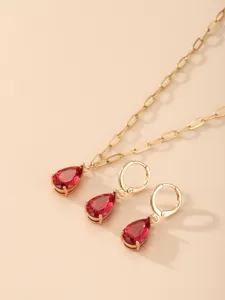 Elegante set collana e orecchini in zircone rosso a goccia, gioielli placcati in oro alla moda.