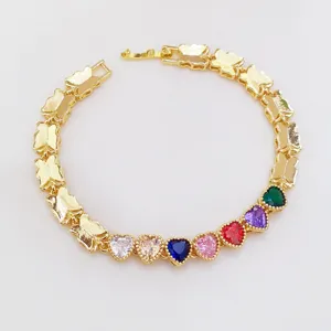 Bracciale con Farfalla e Cuore Multicolore in Oro Vista Dettagliata per Moda