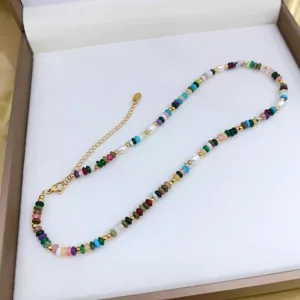 Collana girocollo di perline in pietra preziosa colorata fatta a mano con perle e oro