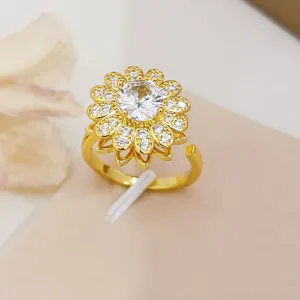 Raffinato anello girasole dorato con zirconi brillanti, gioiello floreale elegante da donna