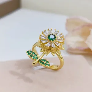 Elegante anello girevole con design a girasole in zirconi, anello dorato regolabile.