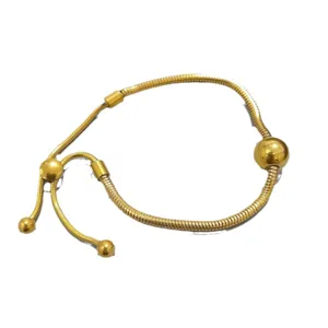 Bracciale regolabile in catena di serpente in acciaio inossidabile dorato con perline lisce.