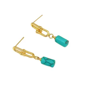 Orecchini a catena d'oro con cilindri di turchese, gioielli da orecchio eleganti e chic.