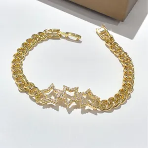 Bracciale con stelle in zircone colorato stile lusso dolce moda donna, accessorio di tendenza.