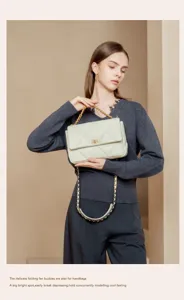 Elegante gesteppte Kettenschultertasche für Damen, stylische Umhängetasche mit hochwertigem Metall.