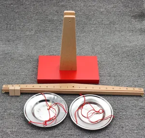 Montessori balance scale wooden math educational toy arithmetic balance beam with dual pans.