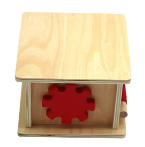 Wooden Montessori early education toy, hand-eye coordination training gear winding box.