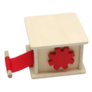 Wooden Montessori early education toy for toddlers hand-eye coordination training pull box.