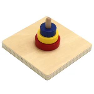 Giocattolo impilabile Montessori in legno per bambini piccoli, puzzle educativo ordinamento colori.