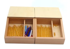 Giocattolo educativo di matematica Montessori in legno con barre di perline colorate per bambini.