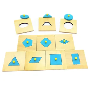Montessori Holz Geometrie Form Puzzle Detail, Steckspiel mit runden Griffen für Kinder.