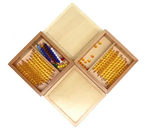 Dettaglio set perle di matematica Montessori, giocattolo educativo in legno per bambini.