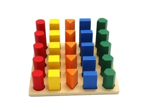 Jouet éducatif en bois, trieur de formes géométriques et de couleurs pour enfants.